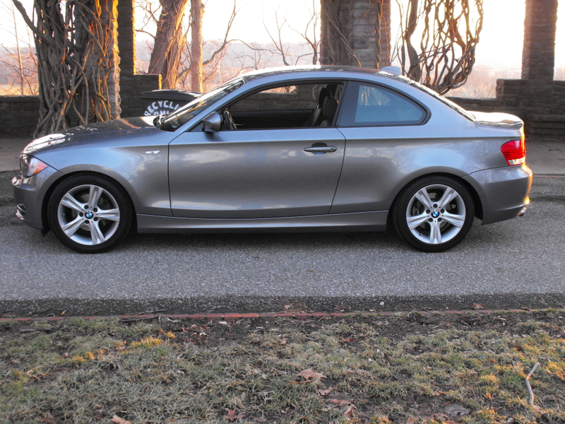 Illustration for article titled 2010 BMW 128i: The Oppositelock Review